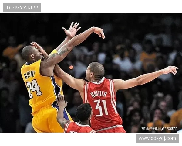 深圳羽毛球队防守策略分析与比赛表现的得失总结 深圳羽毛球队防守策略分析与比赛表现的得失总结