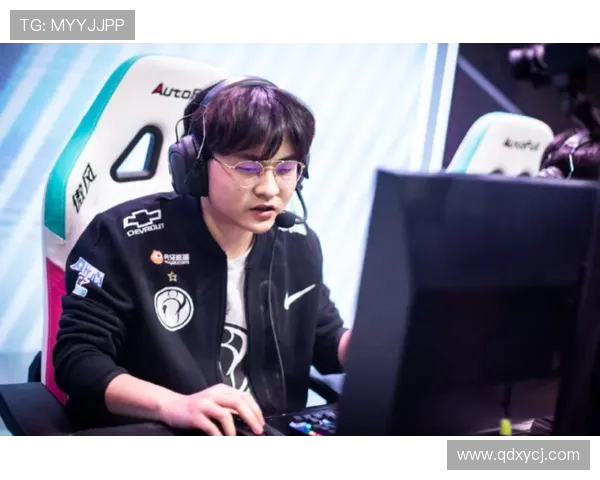 赛后复盘分析TES与EDG对局中的战术意识与团队配合探讨