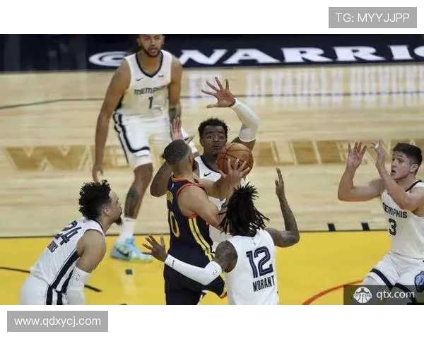 勇士队豪掷19亿美元创奢侈税新高成功锁定附加赛资格 勇士队豪掷19亿美元创奢侈税新高成功锁定附加赛资格