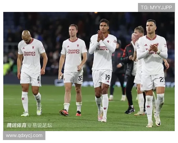 水晶宫与曼联历史交锋回顾及两队发展历程分析