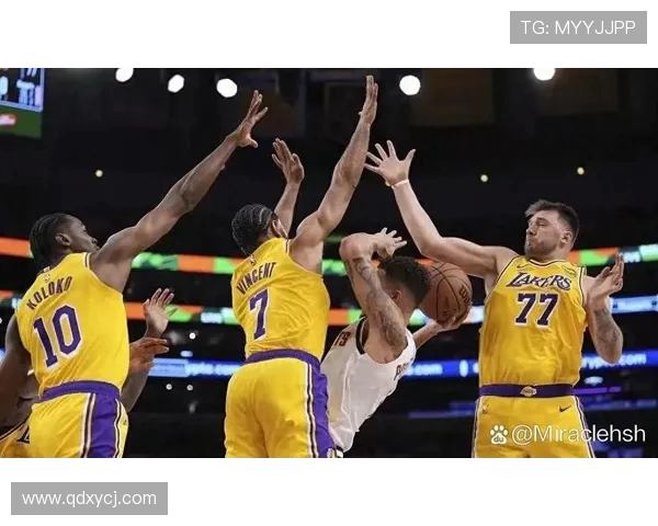 湖人对决雄鹿精彩赛事回顾22日篮球盛宴不容错过