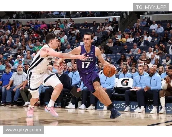 雷霆与黄蜂激战正酣2月22日精彩对决引发球迷热议