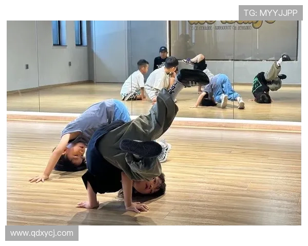 赛后复盘:北京街舞队与上海街舞队的默契配合与团队协作分析 赛后复盘:北京街舞队与上海街舞队的默契配合与团队协作分析